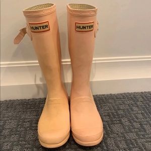 Girl’s Hunter rain boots size 3